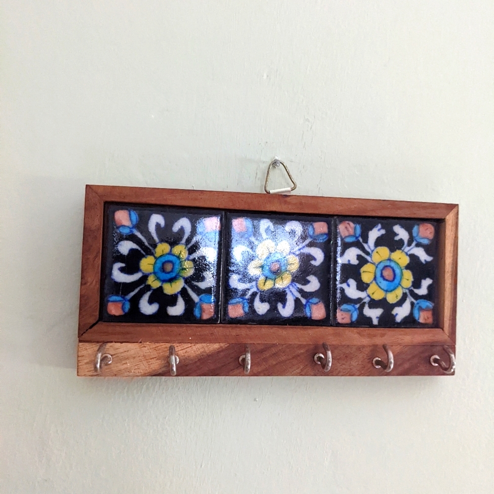Adorable key Holder
